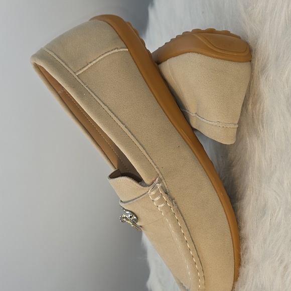 Elegant Cream Loafers Unisex Biege Loafers Unisex - Picture 2 of 7
